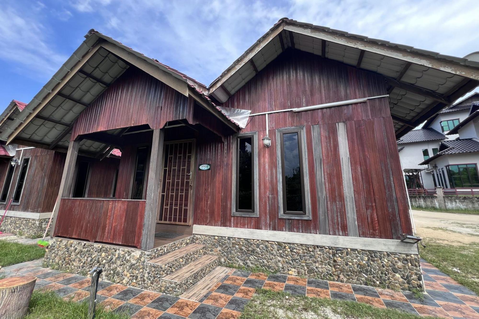 Nurbayu Chalet, Kemaman クアンタン エクステリア 写真