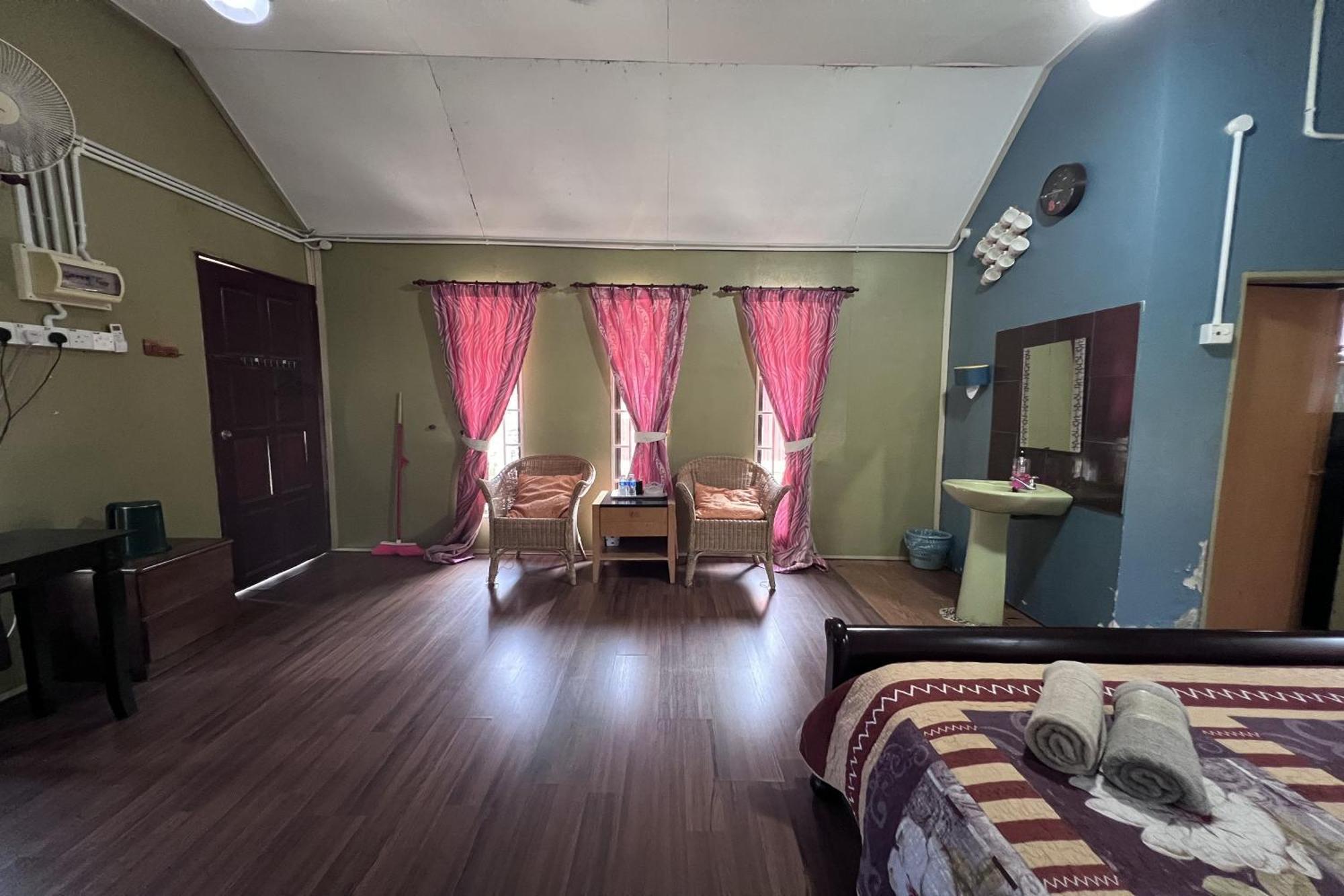 Nurbayu Chalet, Kemaman クアンタン エクステリア 写真