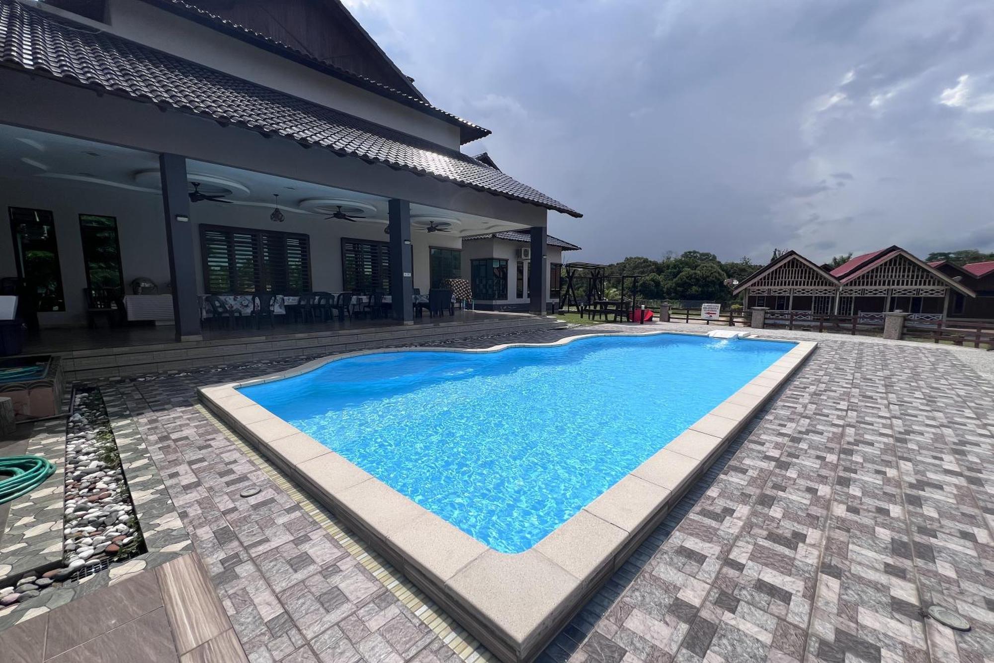 Nurbayu Chalet, Kemaman クアンタン エクステリア 写真